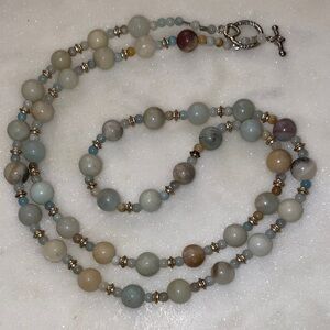 Elegant Beaded Necklace and Bracelet Set